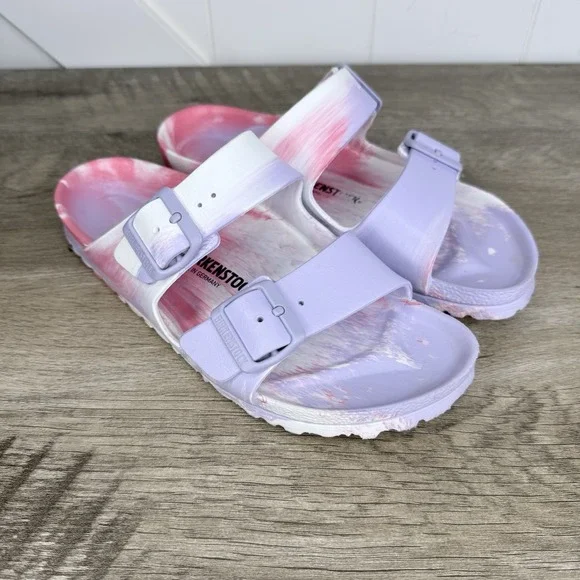 Sandals - Picture 1 of 2